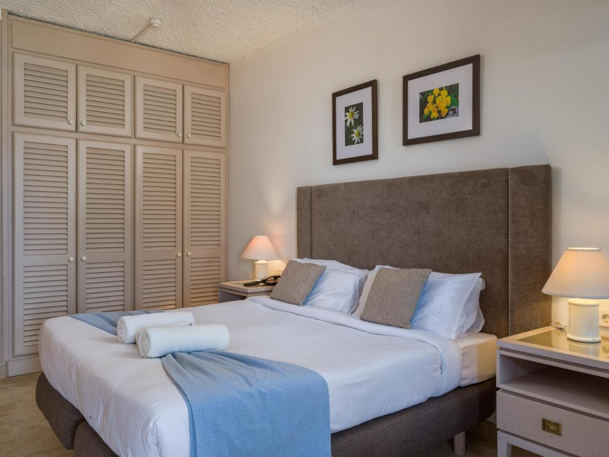 Hotel Ta' Cenc & Spa Sannat Ngoại thất bức ảnh A bedroom at the hotel